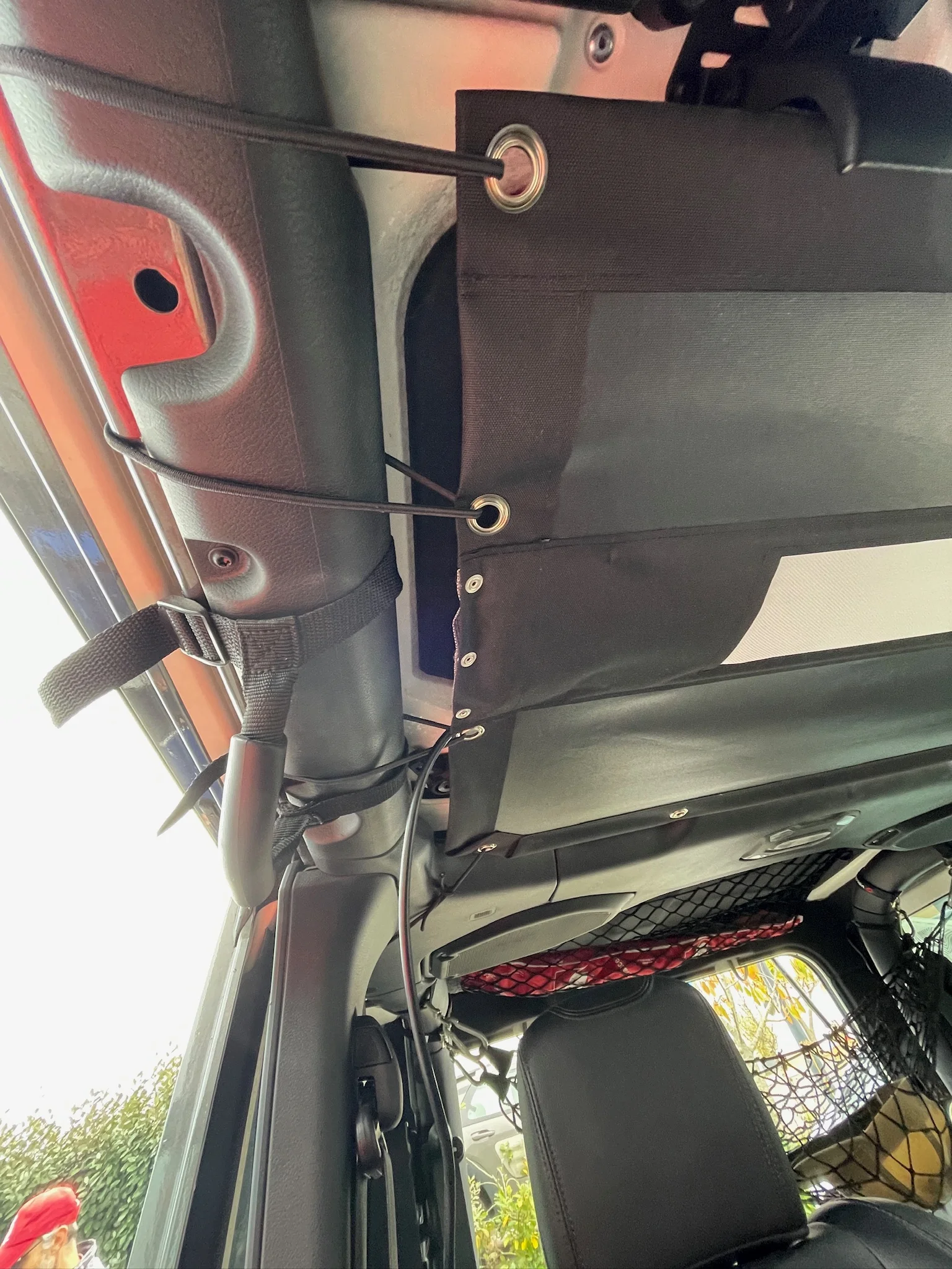 LYT Shade mounting bungees